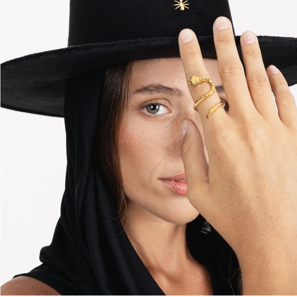 De La Rosa Slither Snake Gold Ring, Size 6